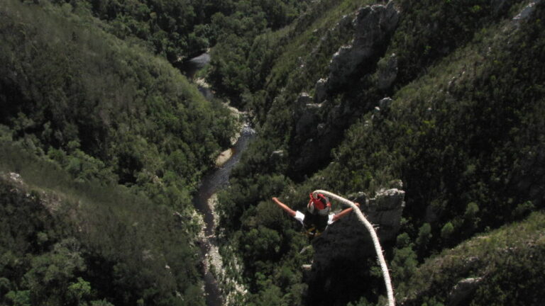 Bloukrans-Bungy-jump-Garden-Route-South-Africa-5