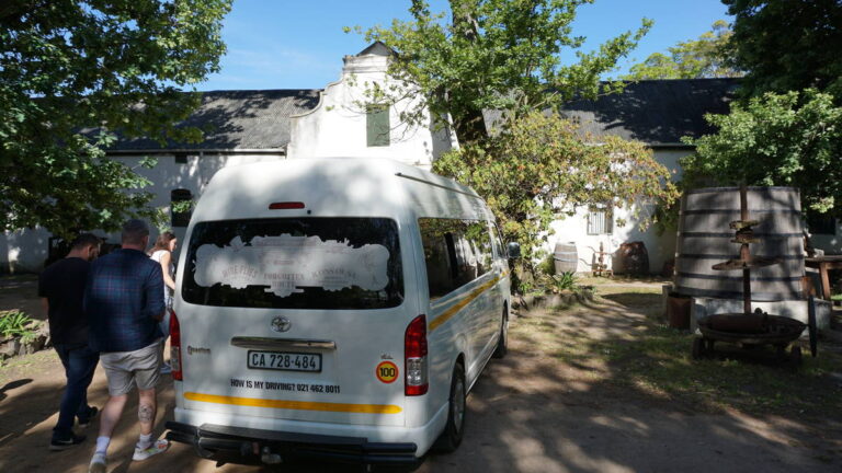 private-vehicleguide-to-explore-the-winelands2-2