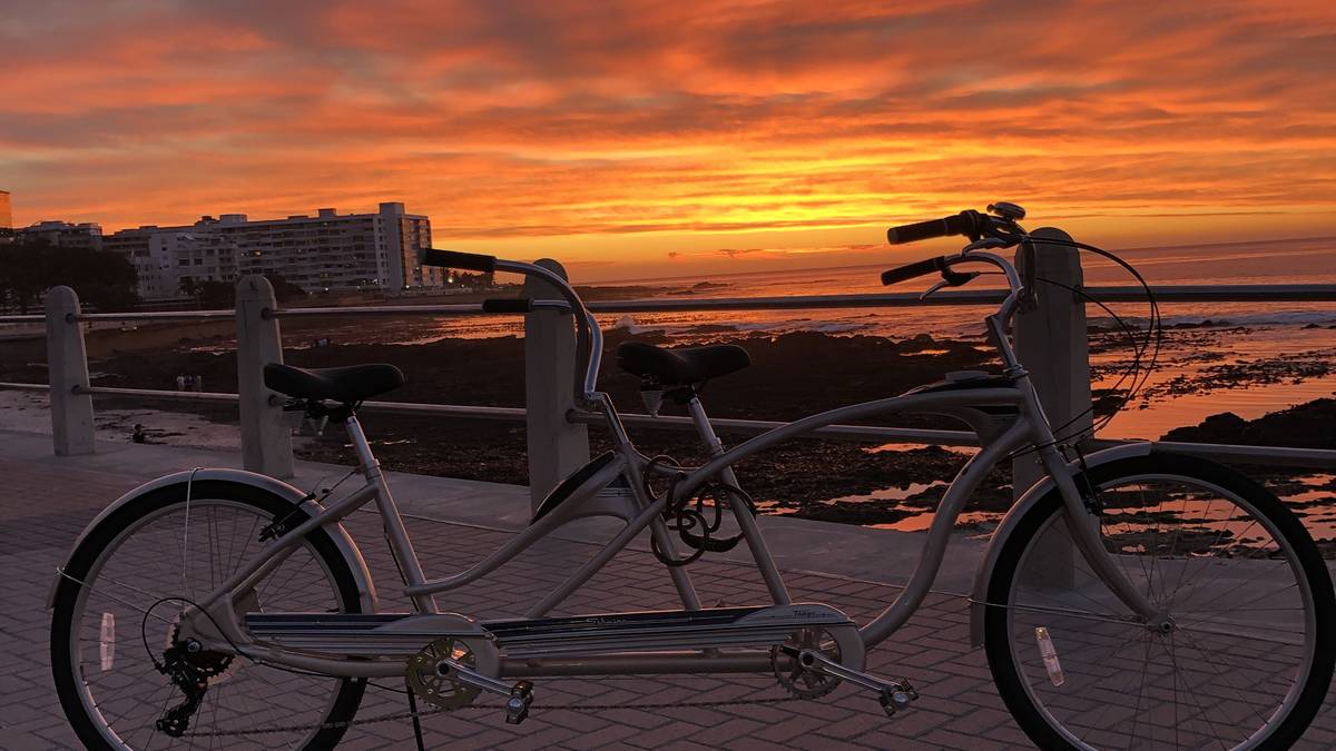 Sunset Tandem Ride from the V&A Waterfront to Camps Bay