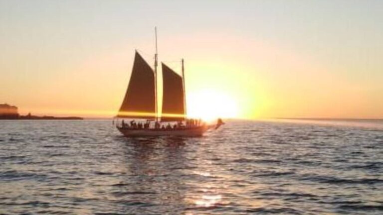 Wild-Horizons-Waterfort-Adventures-Sunset-Bay-sail-The-Spirit-of-VictoriaWaterfront-Cape-Town-South-Africa